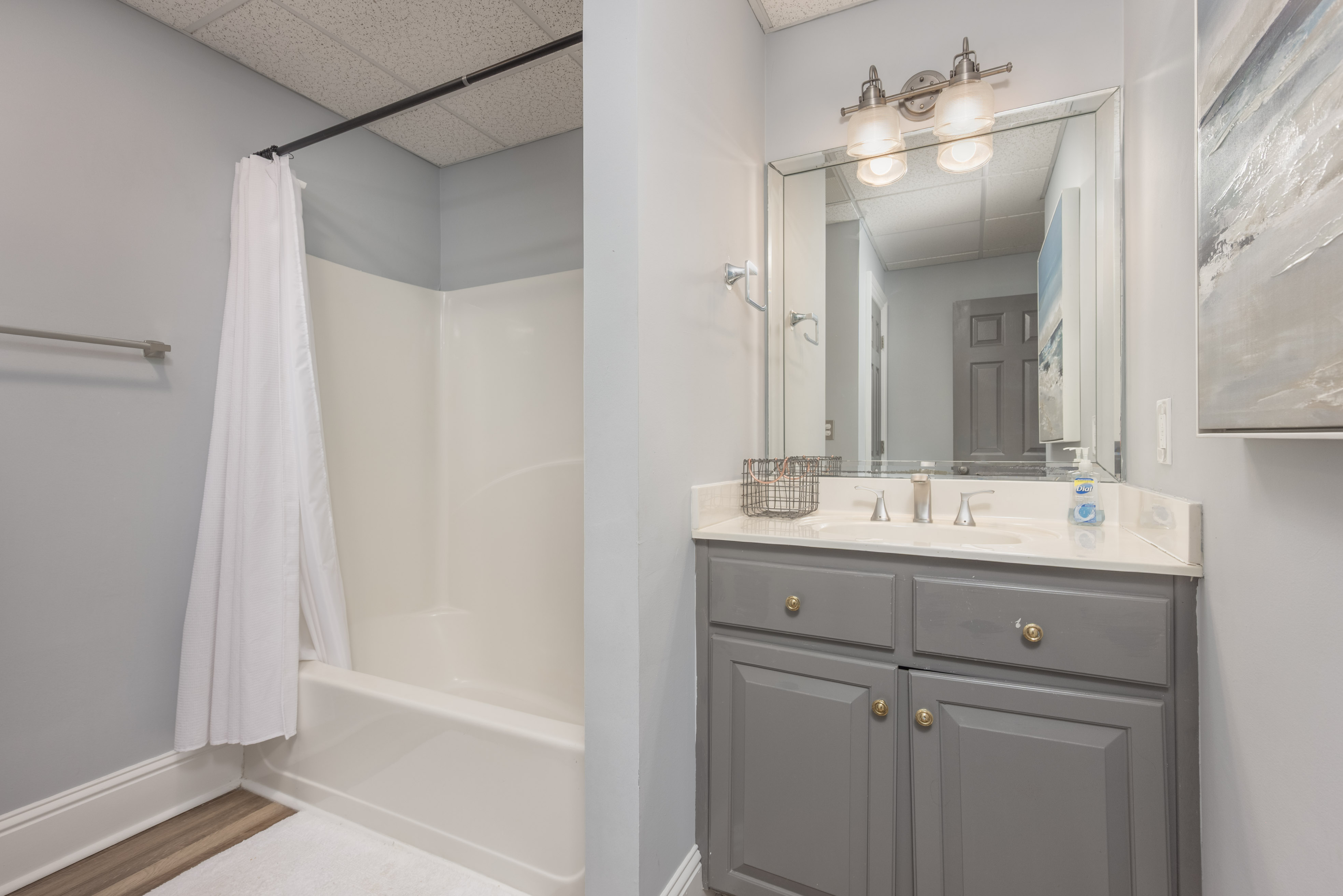 1571 Snug Harbor Drive image 32